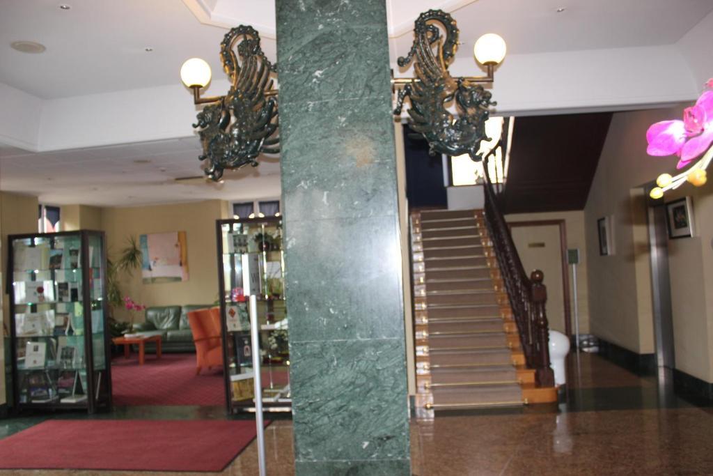 Hotel Mondragon Arrasate/Mondragon Esterno foto