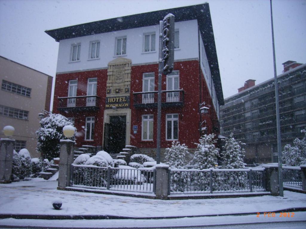 Hotel Mondragon Arrasate/Mondragon Esterno foto